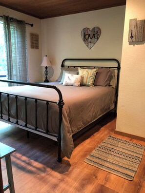 3 bedrooms, free WiFi, bed sheets