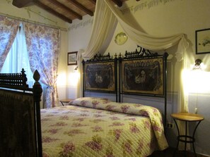 3 chambres, fer et planche à repasser, Wi-Fi, draps fournis