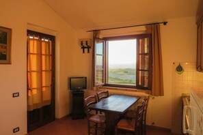 Dining - Apartment in terraced house with terrace and panoramic view, 2 rooms, 4 pers. (Pomaia)