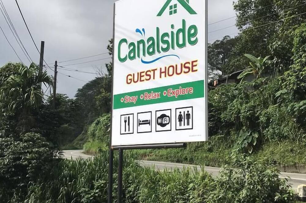 Canalside Villa & Guest House