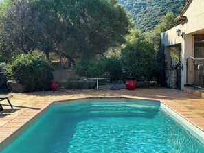 Et oppvarmet basseng