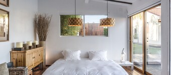 Designer villa with private swimming pool near Sesimbra