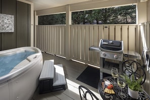 Outdoor spa tub - Aspen Cottage • Private Hot Tub Retreat (Asheville)