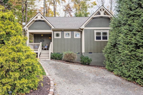 Exterior - Aspen Cottage • Private Hot Tub Retreat (Asheville)