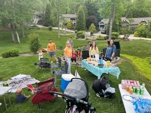 Outdoor dining - Aspen Cottage • Private Hot Tub Retreat (Asheville)