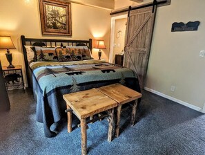 2 bedrooms, Internet, bed sheets - Modern Townhouse Featuring Spa at Snow Summit Base (BIG BEAR LAKE)