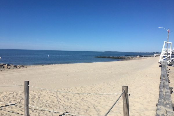 Beach nearby, sun loungers