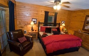 3 bedrooms, Internet, bed sheets - August Place - Hot Tub, Community POOL, Game Table (Banner Elk)