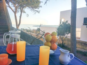 Outdoor dining - VILLA ALDA TWO-ROOM APARTMENTS - Two-room apartment with sea view (Santa Cesarea Terme)