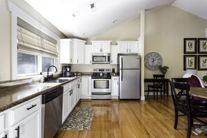 Fridge, microwave, oven, stovetop - Dogwood Cottage • Clean & Private Getaway (Asheville)