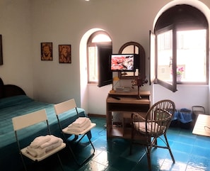 1 camera, culla da viaggio, Wi-Fi, lenzuola