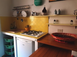 Frigorifero, macchina per tè/caffè, pentole/stoviglie/utensili