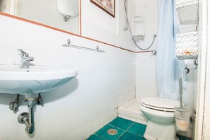 ヘアドライヤー、タオル、石鹸