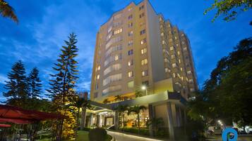 Façade de l’hébergement - soirée/nuit