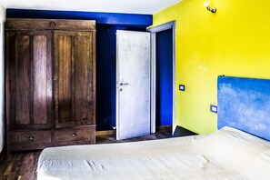 2 habitaciones, tabla de planchar con plancha, wifi y ropa de cama