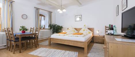 1 bedroom, WiFi, bed sheets