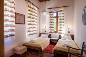 4 makuuhuonetta, vauvan matkasänky, ilmainen Wi-Fi, vuodevaatteet