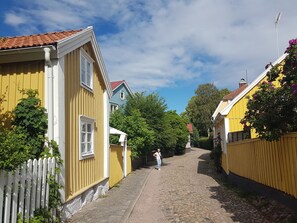 Property grounds - In the heart of Småland is this picture-perfect holiday home Bullerbü (Uppvidinge N)