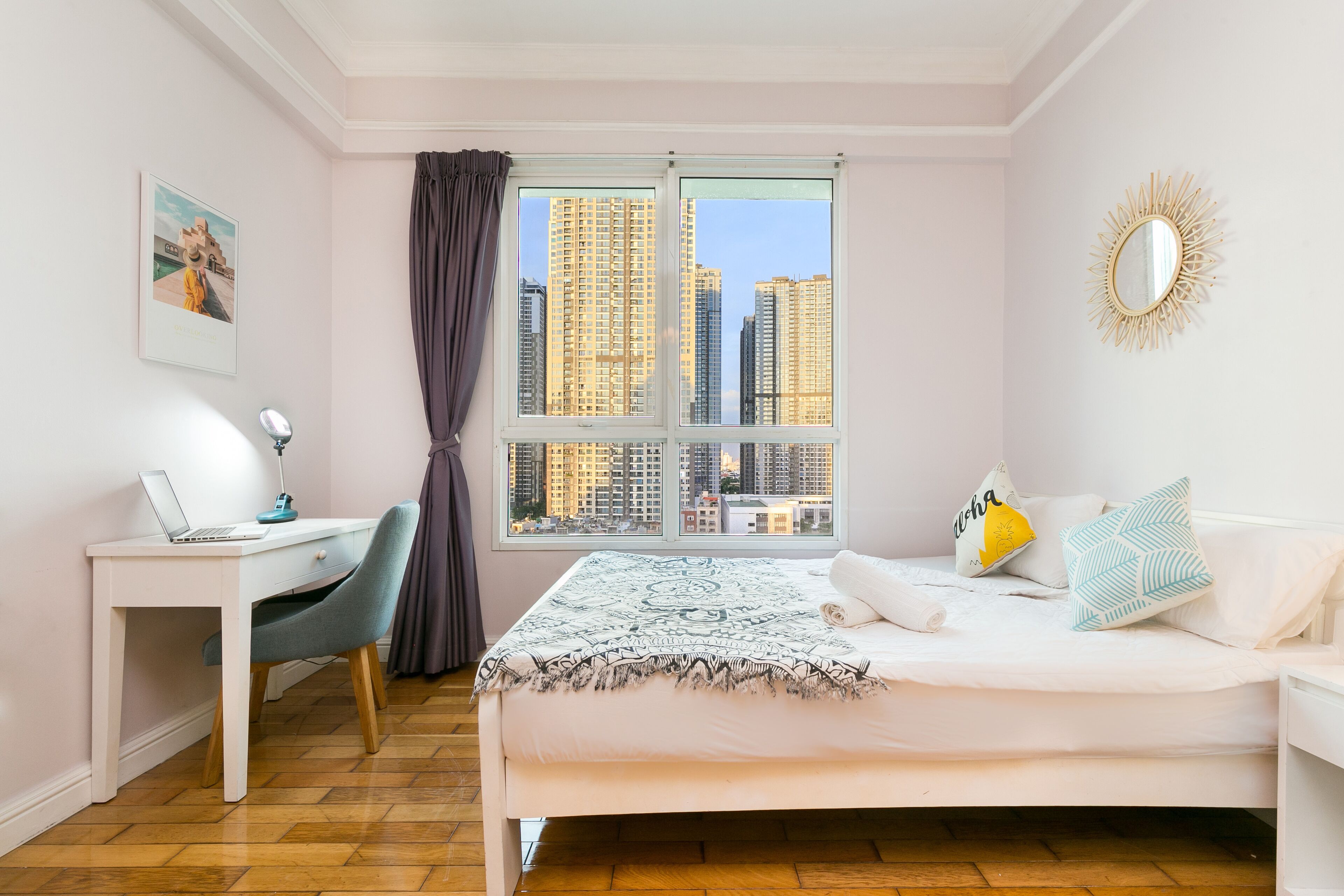 Studio Deluxe | Trang bị nội thất với thiết kế riêng biệt, bàn 