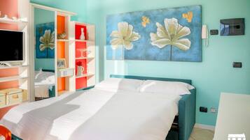1 habitación, tabla de planchar con plancha, wifi y ropa de cama