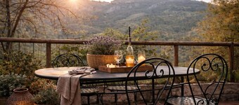 Escapada romántica con jacuzzi, chimenea y vistas a la montaña