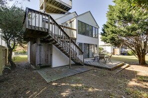 Exterior - Ocean Side, North End, First Floor, 2 Bedroom Condo (Virginia Beach)