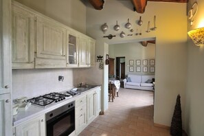 Refrigerador, horno, parrilla de estufa y lavavajillas 