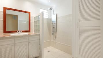 Baignoire, serviettes fournies