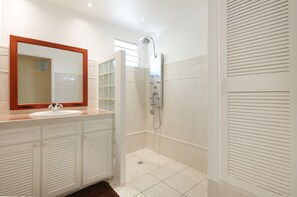 Baignoire, serviettes fournies