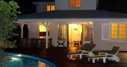 Aquarelles Villas 4 *, Villa Picasso, Villen für 10 Personen