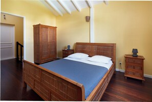 5 chambres, fer et planche à repasser, Wi-Fi, draps fournis