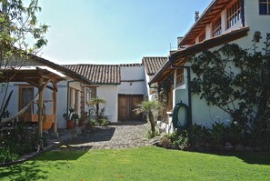 Exterior - Maisonette apartment in a dreamlike garden, in historic Quito (Quito)