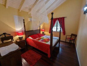4 slaapkamers, een strijkplank/strijkijzer, wifi, beddengoed