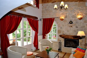 TV, fireplace, DVD player, stereo