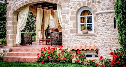 Villa Melody Luxueuse villa crétoise de Rock House avec piscine privée et jardin.