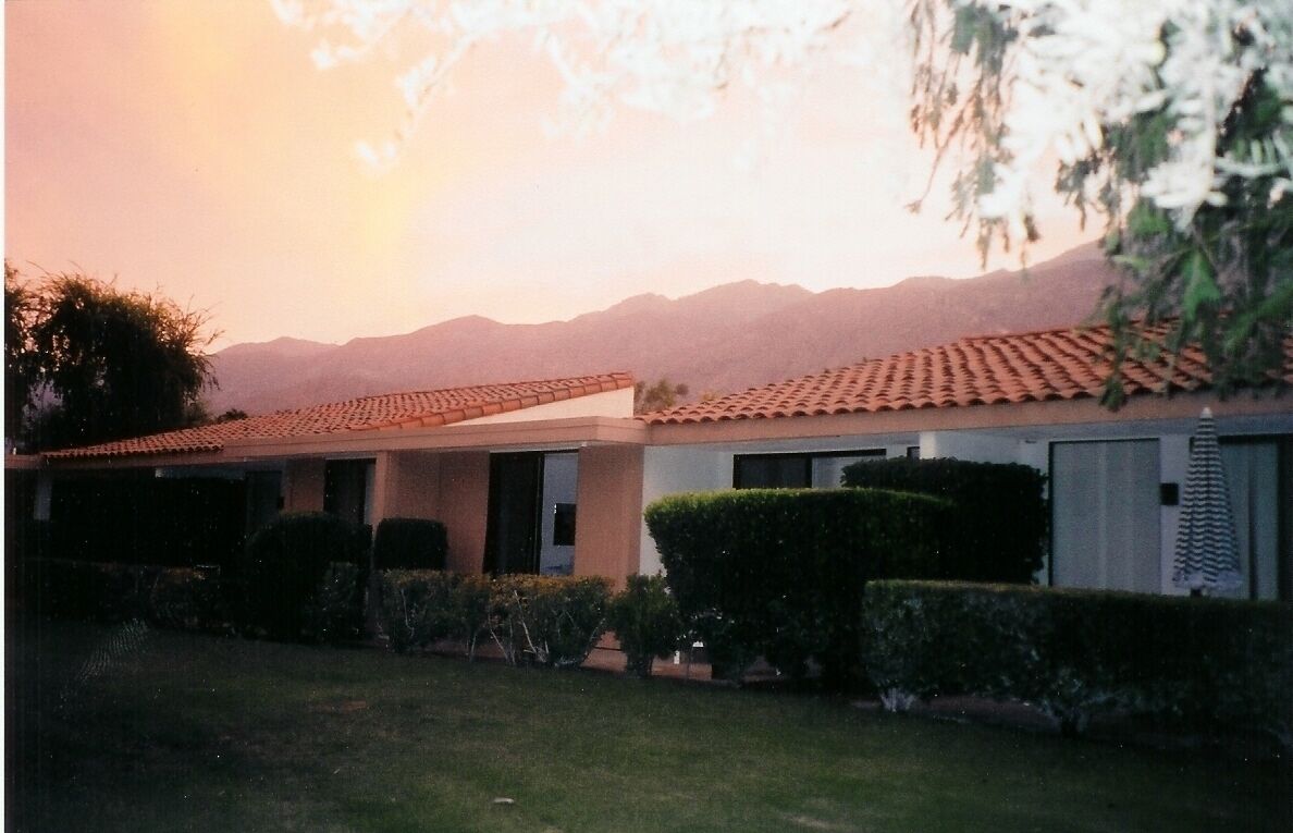 Updated 3 Bedroom Next To Pool!