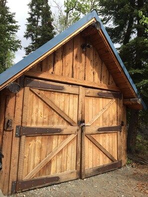 Exterior detail - Log Cabin W Bedroom Loft, Seperate private Bath House and Boat House (Sterling)