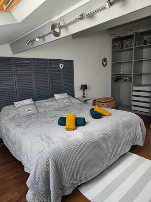 2 bedrooms, iron/ironing board, WiFi, bed sheets - house with pool in beausset (Le Beausset)