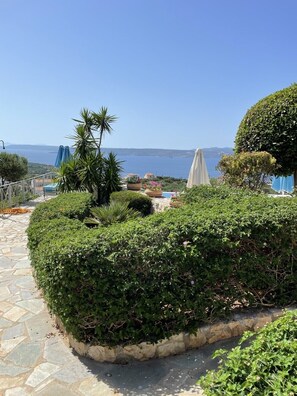 Property grounds - Big infinity private pool (10mtx4mt)★Sea view★Big sea view terrace 100m2★ (Kokkino Chorio)
