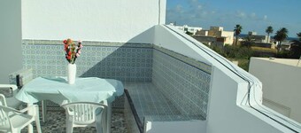 City Apartment on the port of Mahdia Free Wifi