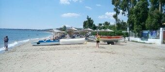 ΜΙΑ ΩΡΑΙΑ ΗΜΕΡΑ ΞΕΚΙΝΑ ΜΕ ΧΑΜΟΓΕΛΟ ΔΕΝ ΚΟΣΤΙΖΕΙ ΤΙΠΟΤΑ ΑΛΛΑ ΕΙΝΑΙ ΠΟΛΥΤΙΜΟ