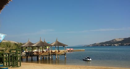 plage appartement de vacances en famille dans la premiÚre rangée de la mer