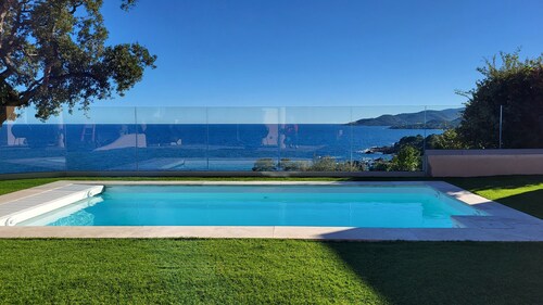 Villa  climatisée  magnifique   vue mer panoramique avec piscine  chauffée