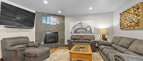 Smart TV, fireplace