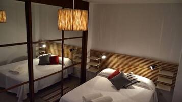 3 slaapkamers, een strijkplank/strijkijzer, gratis wifi, beddengoed