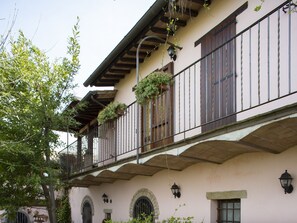 Exterior detail - B&B with pool, only one step away from Assisi (Bastia Umbra/Assisi)