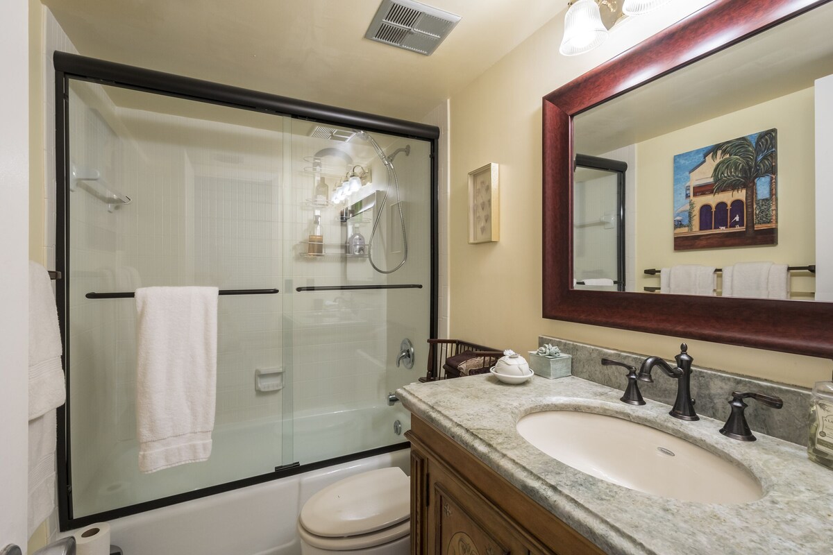 Photo 5 of Newly renovated, furnished, 2000sf First Floor Condo steps from Fifth Avenue