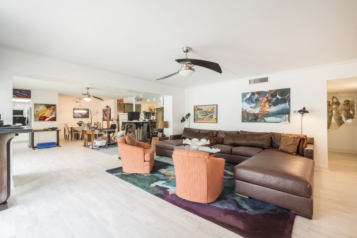 Photo 7 of Newly renovated, furnished, 2000sf First Floor Condo steps from Fifth Avenue