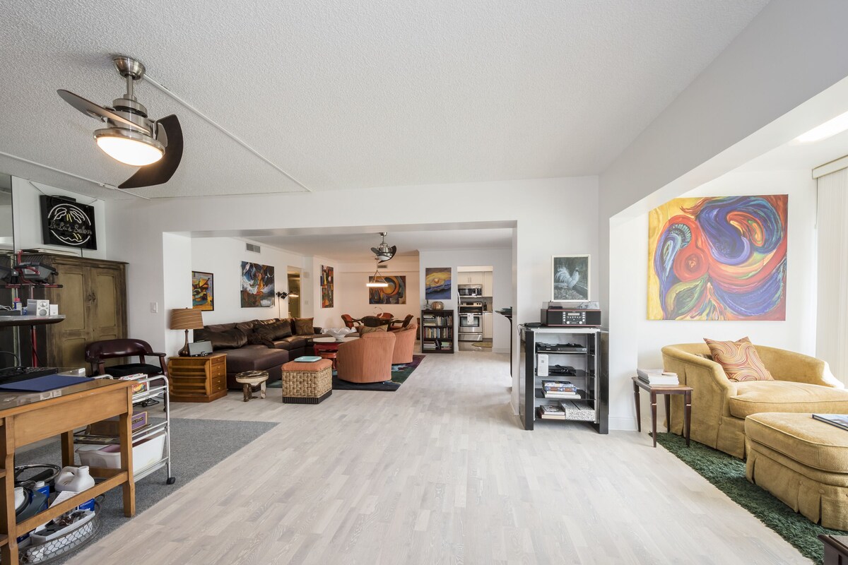Photo 3 of Newly renovated, furnished, 2000sf First Floor Condo steps from Fifth Avenue