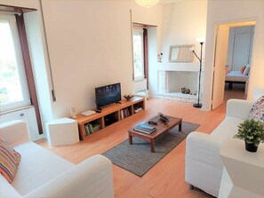 TV - Sweet Garden Cascais - Checkinhome (Cascais)